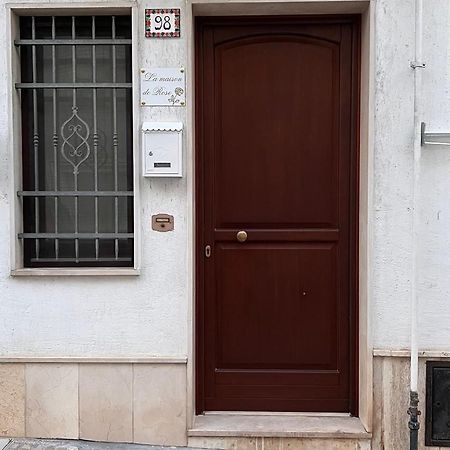 La Maison De Rose Остуні Екстер'єр фото
